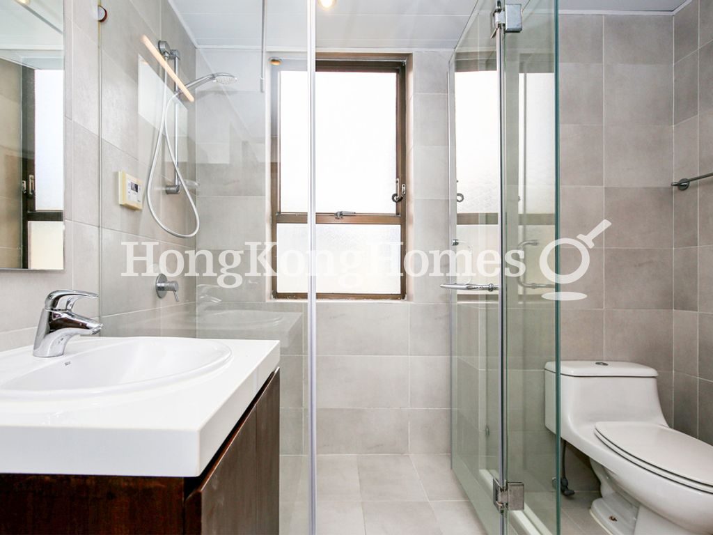 Second Ensuite Bathroom — Broadwood Park, Happy Valley