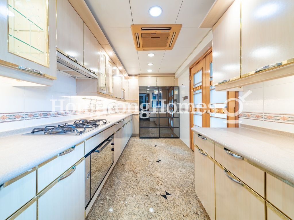 Kitchen — Dynasty Court - Block 01, Mid-levels Central