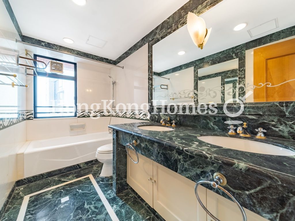 Guest Bathroom — Dynasty Court - Block 01, Mid-levels Central