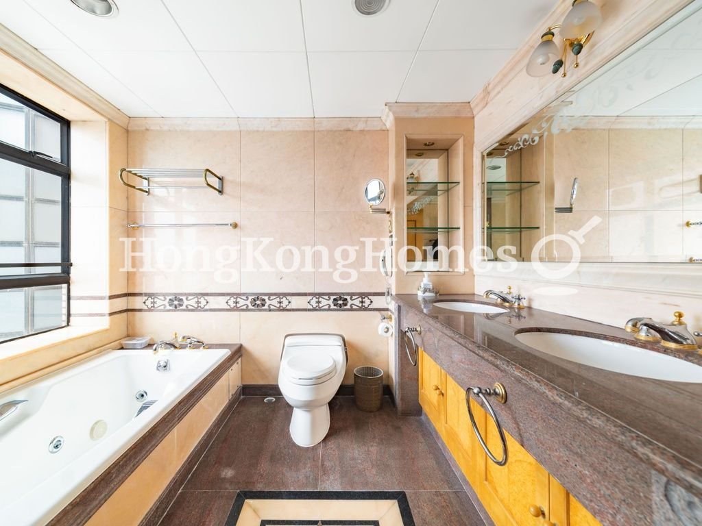 Master Bathroom — Dynasty Court - Block 01, Mid-levels Central