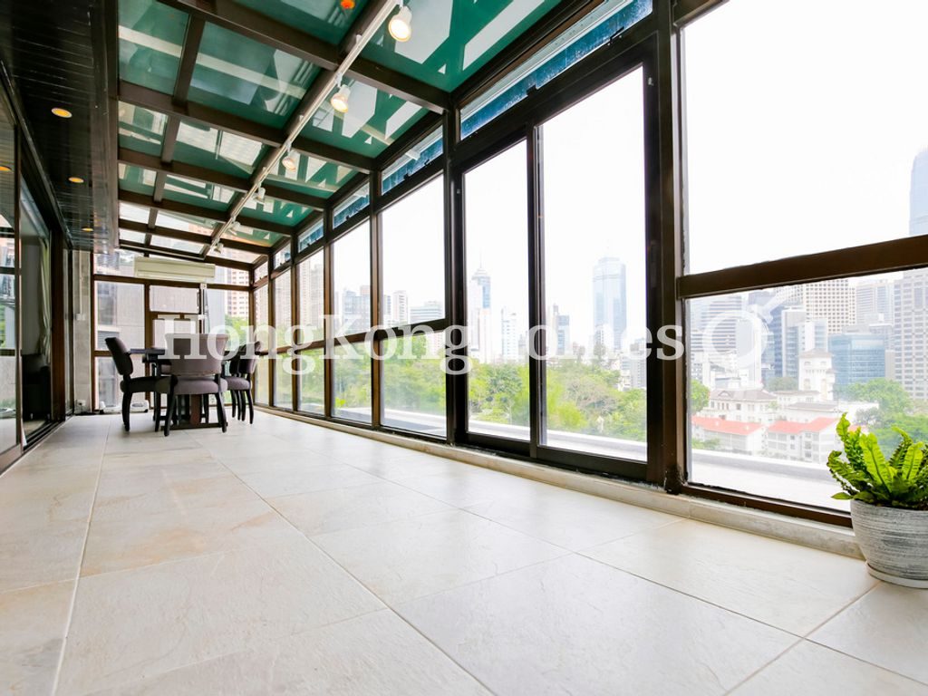 Enclosed Balcony from Living Room — Kenne Mansion，中半山