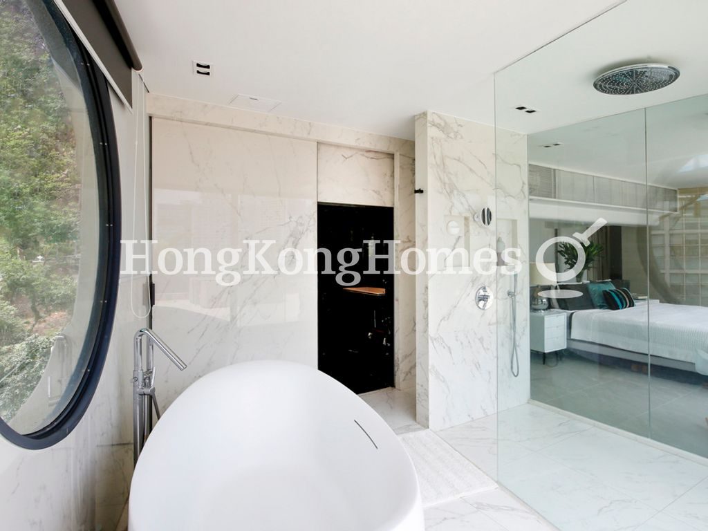 Master Bathroom — Kenne Mansion，中半山