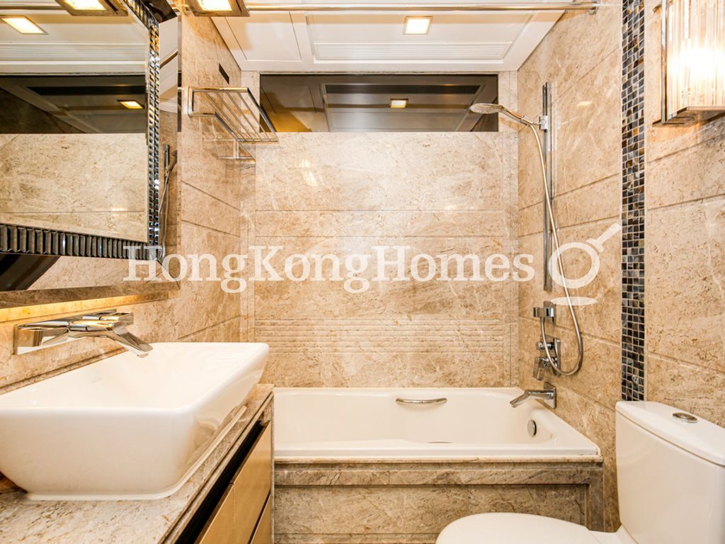 Second Ensuite Bathroom — 君珀，中半山