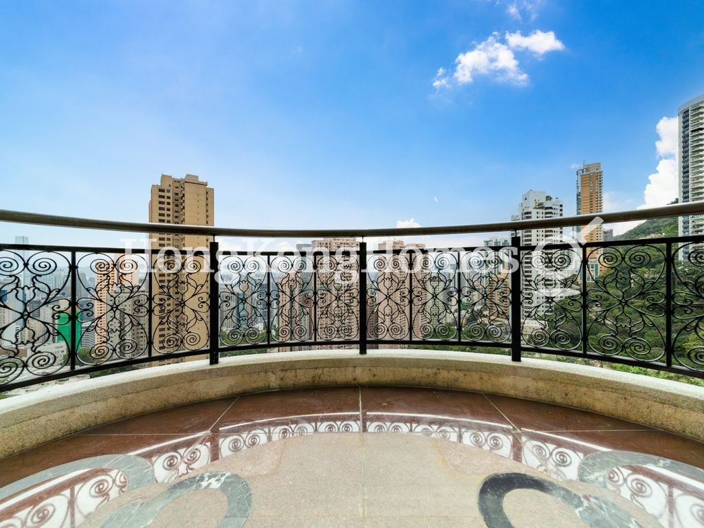 Balcony off Living and Dining Room — 嘉富麗苑 - 第01座，中半山