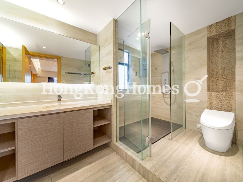 Master Bathroom — 嘉富麗苑 - 第01座，中半山
