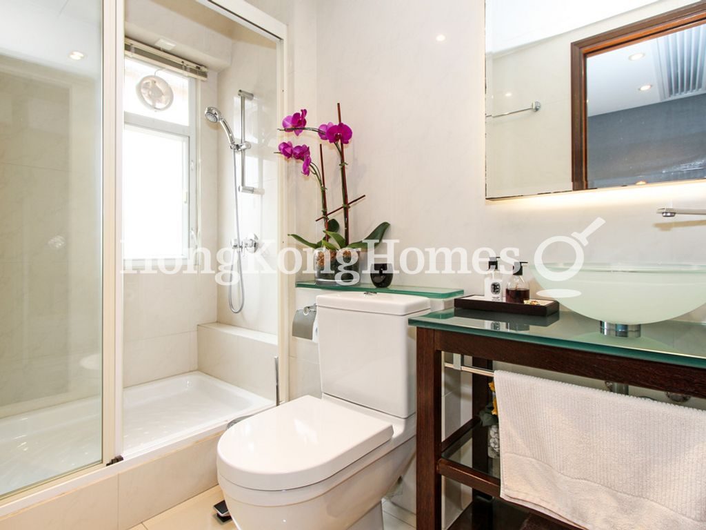 Fourth Ensuite Bathroom — 花園臺 2座，中半山