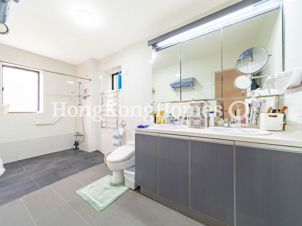 Master Bathroom — 堅麗閣，中半山