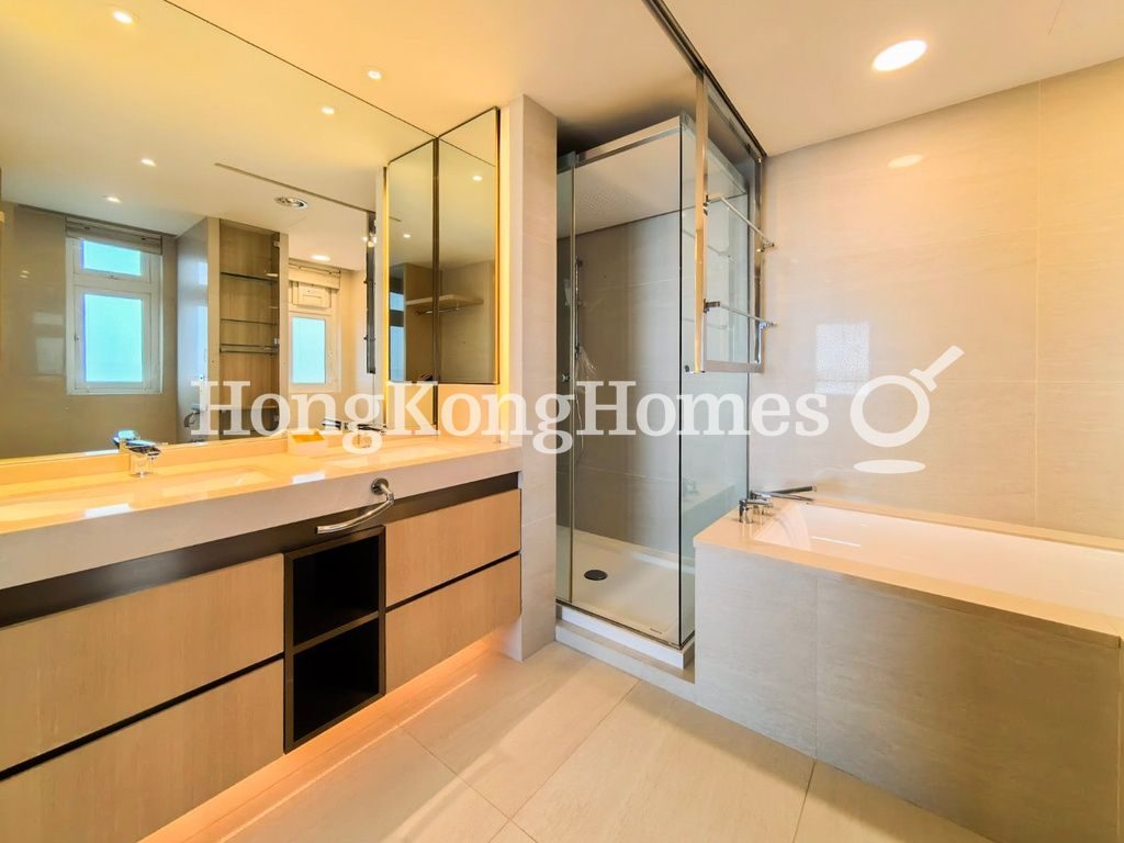 Master Bathroom — 環翠園 - A座，山頂