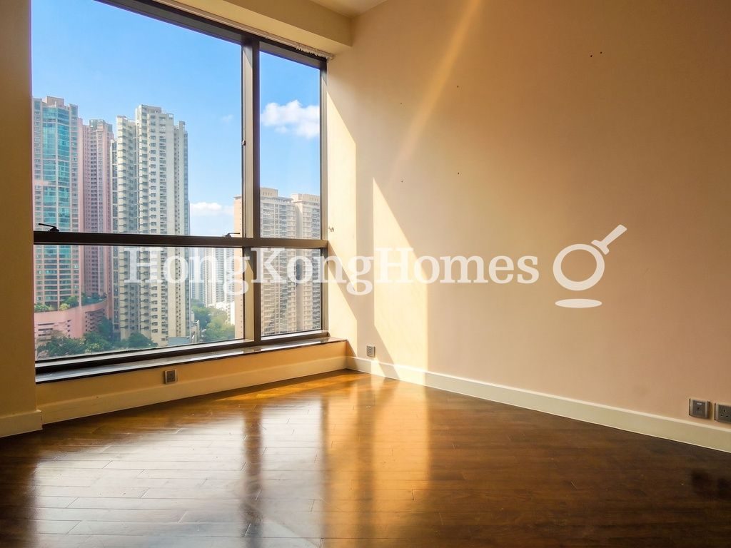 Second Ensuite Bedroom — 世紀大廈 2座，中半山