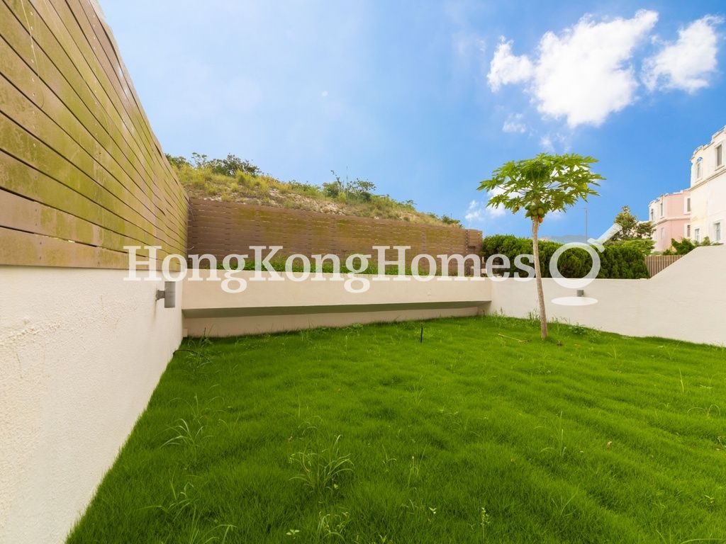Private Garden off Living & Dining Room — 紅山半島 棕櫚徑，大潭