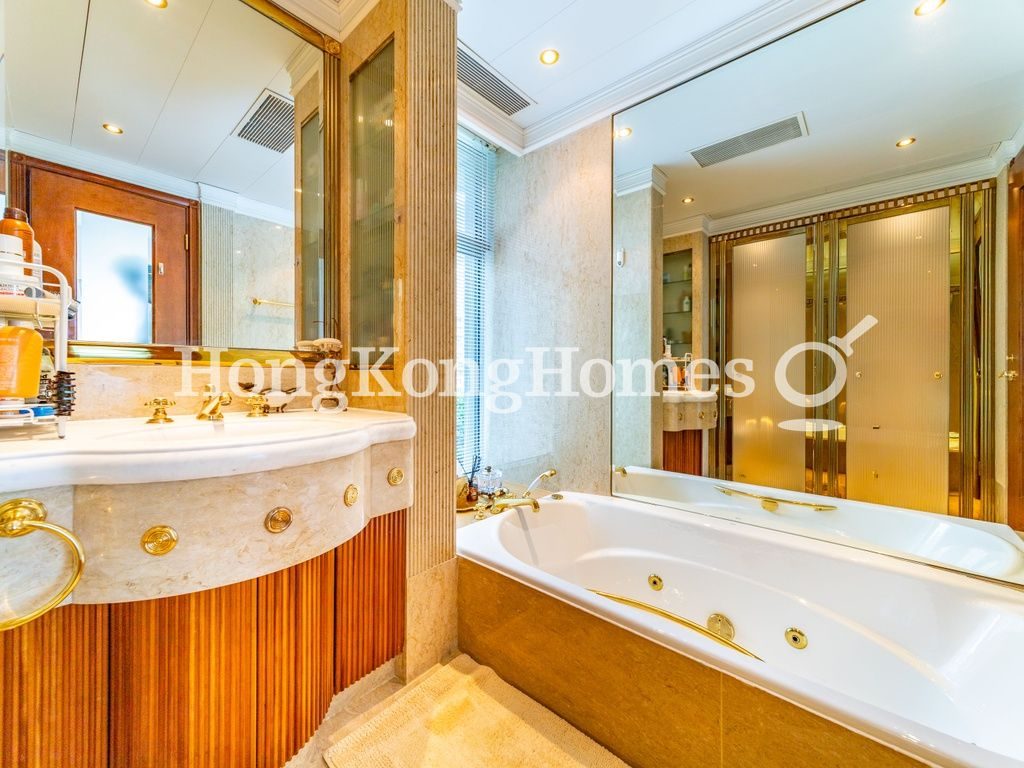 Master Bathroom — 富匯豪庭 - 第02座，中半山