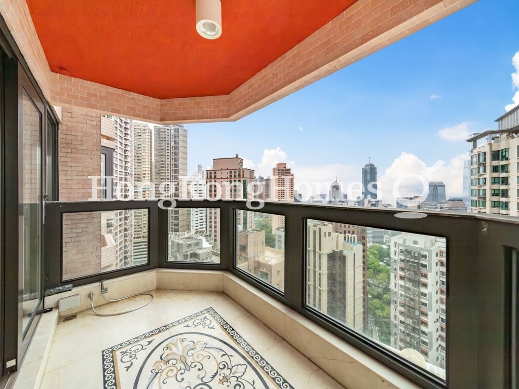 Balcony off living room — 愛都大廈 - 第03座，中半山