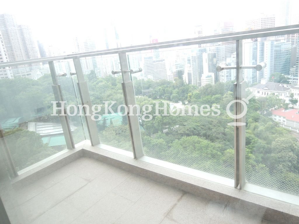 Balcony off Living and Dining Room — 君珀，中半山