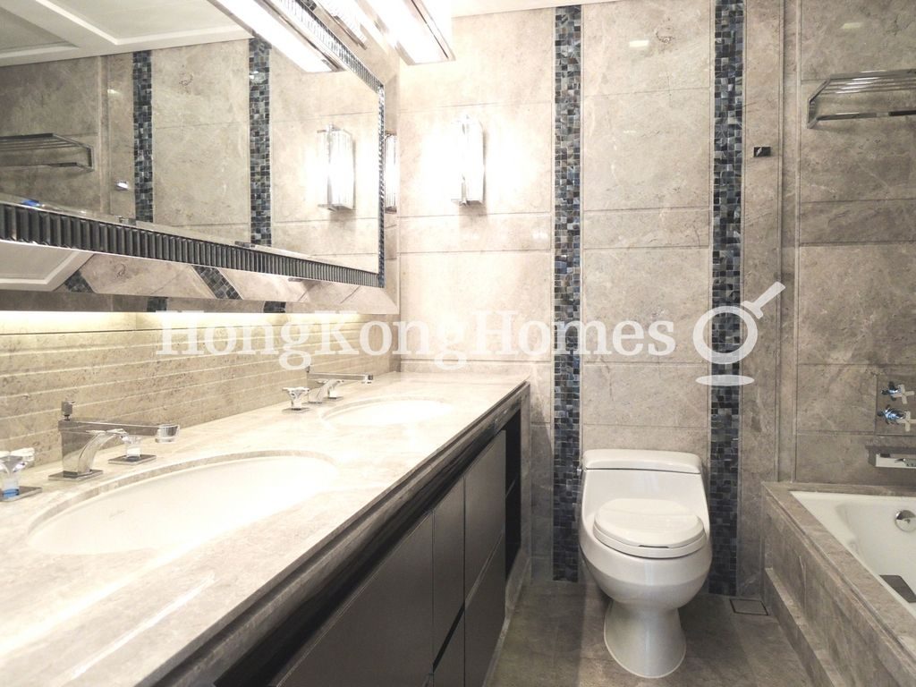 Master Bathroom — 君珀，中半山