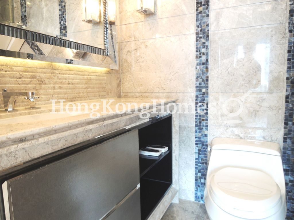 Second Ensuite Bathroom — 君珀，中半山