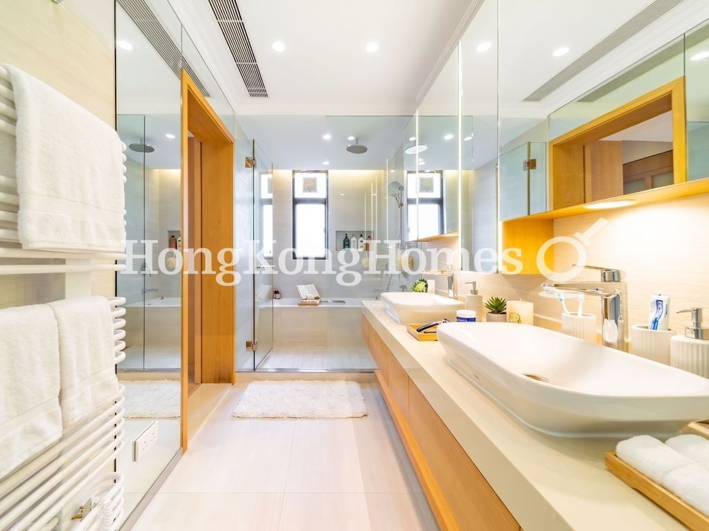 Master Bathroom — Chung Tak Mansion, Mid-levels Central