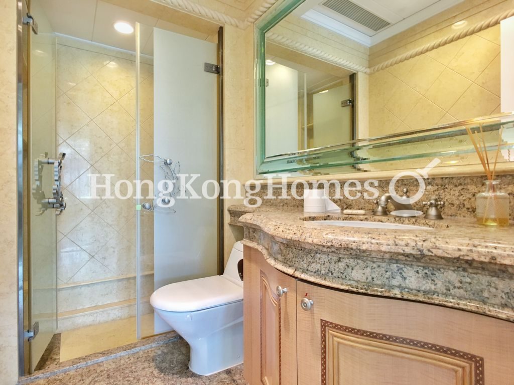 Guest Bathroom — 禮頓山 - 第05座，跑馬地