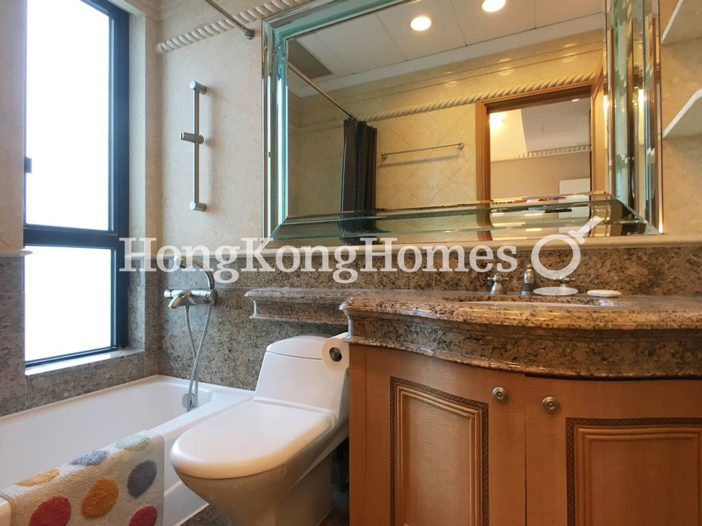 Second Ensuite Bathroom — 禮頓山 - 第05座，跑馬地