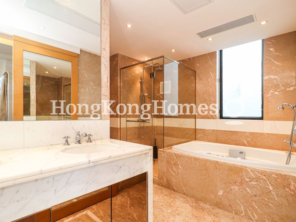 Master Bathroom — 世紀大廈 2座，中半山