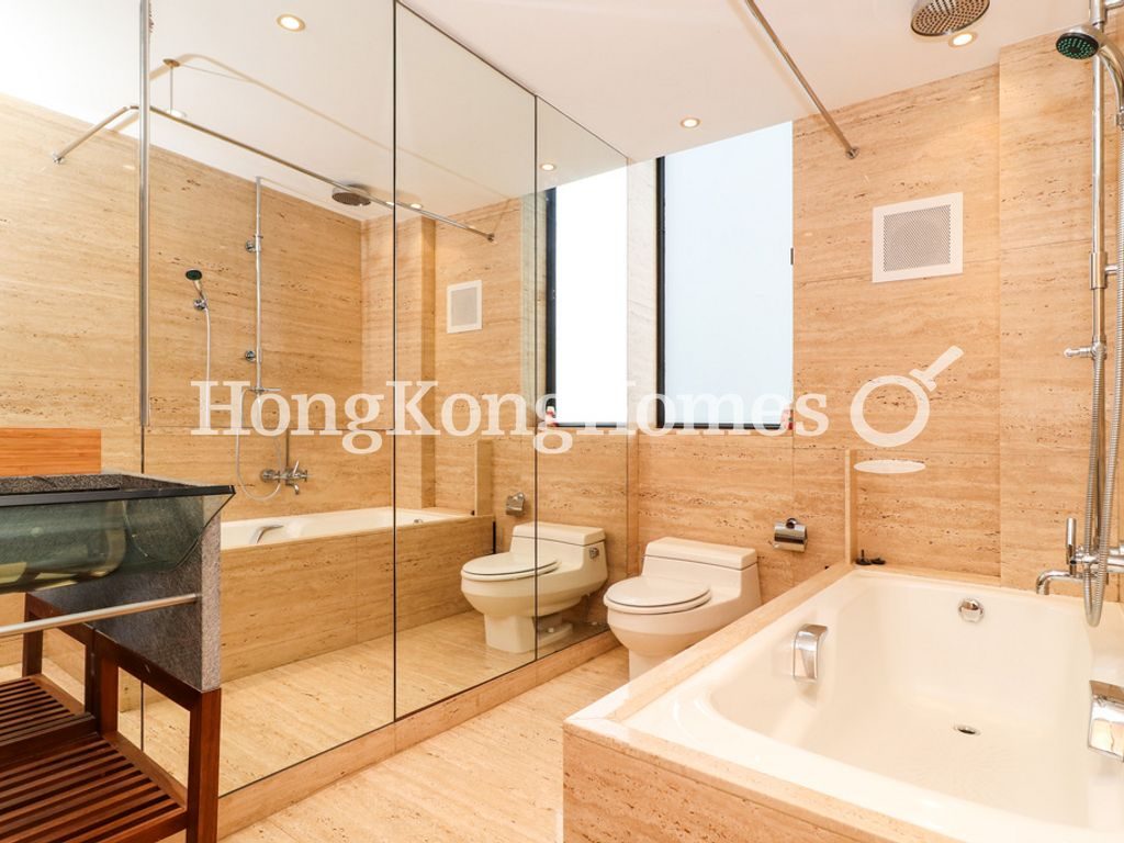 Second Ensuite Bathroom — 世紀大廈 2座，中半山