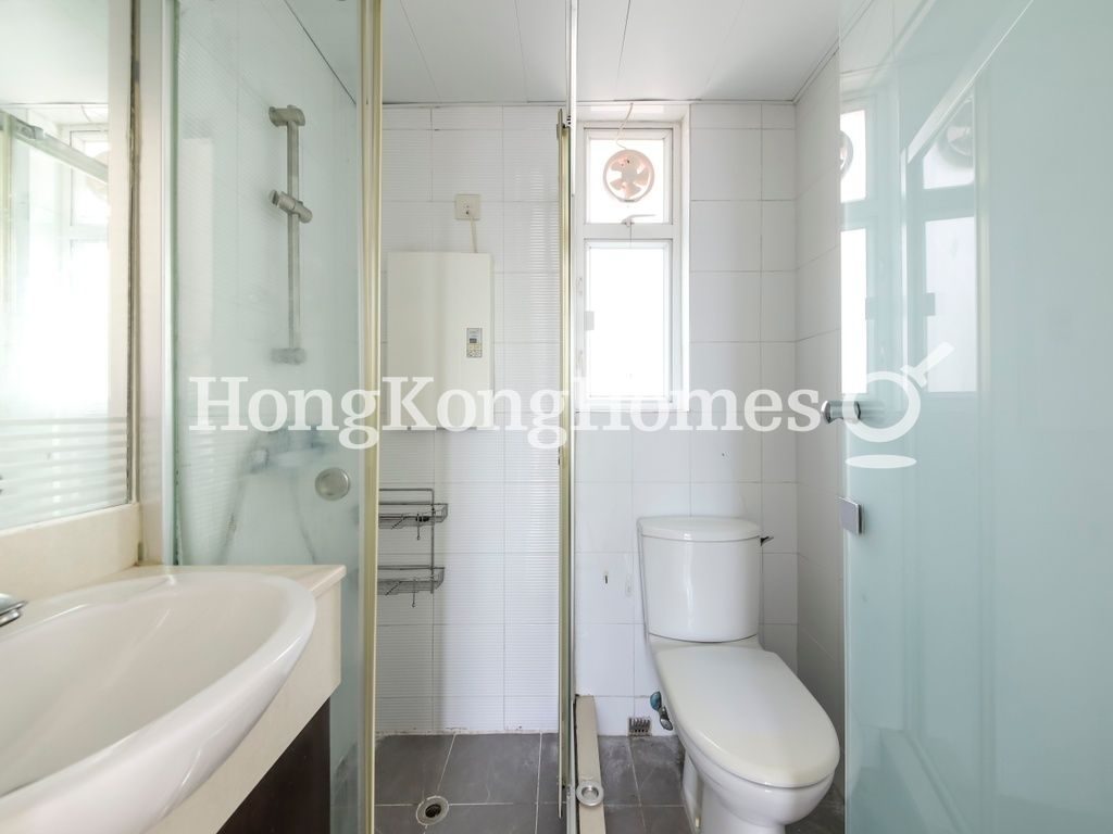 Bathroom — Reading Place, Mid-levels West