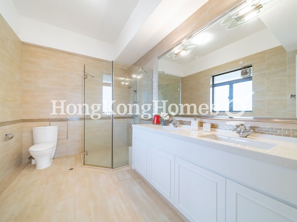 Master Bathroom — 七重天大廈，山頂