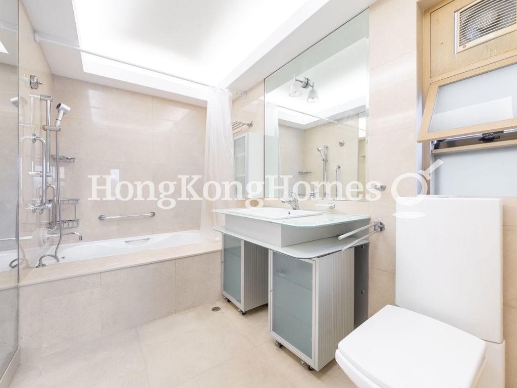 Master Bathroom — Garden Terrace 2, Mid-levels Central