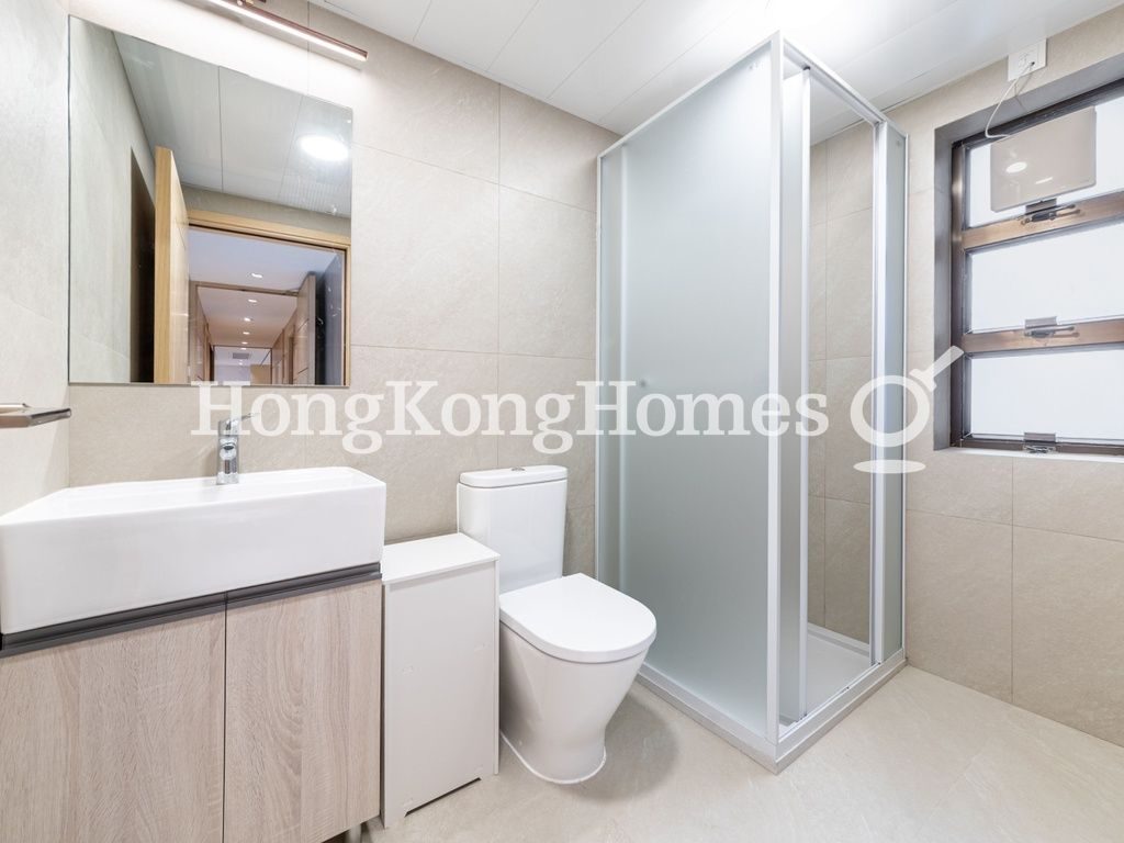 Second Ensuite Bathroom — Garden Terrace 2, Mid-levels Central