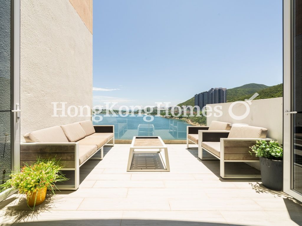 Private Terrace off Living & Dining Room — 紅山半島 棕櫚徑，大潭