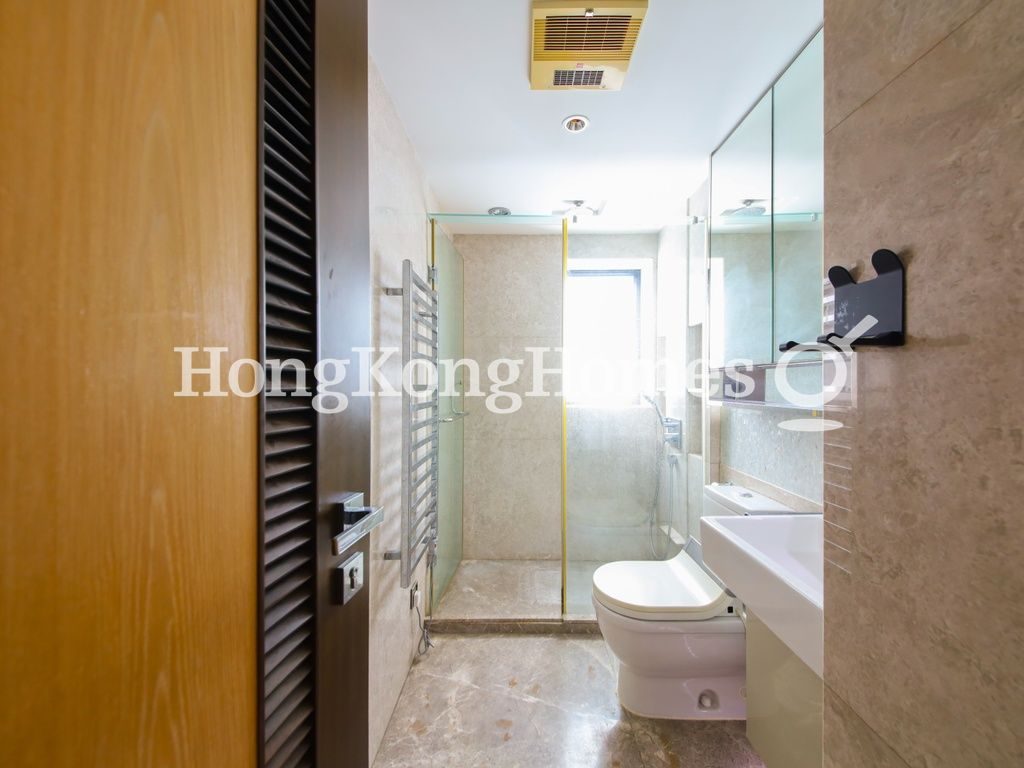 Guest Bathroom — 堅麗閣，中半山