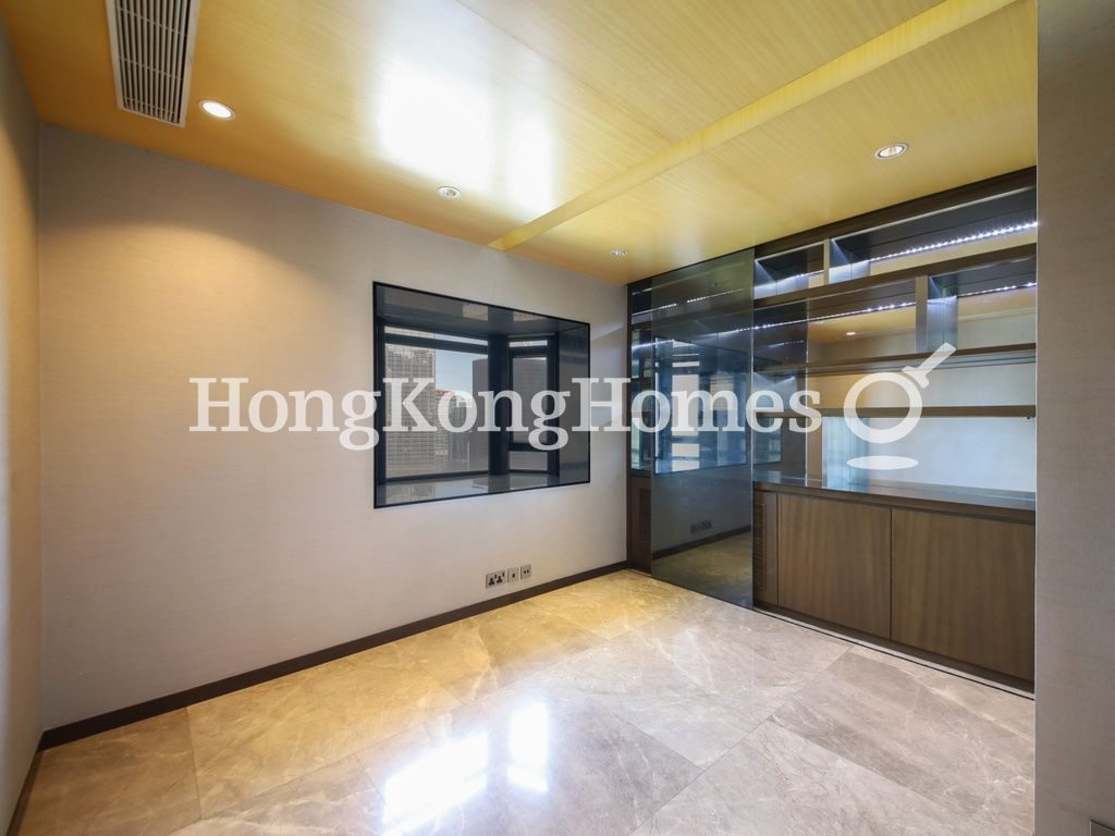 Fifth Bedroom — 堅麗閣，中半山