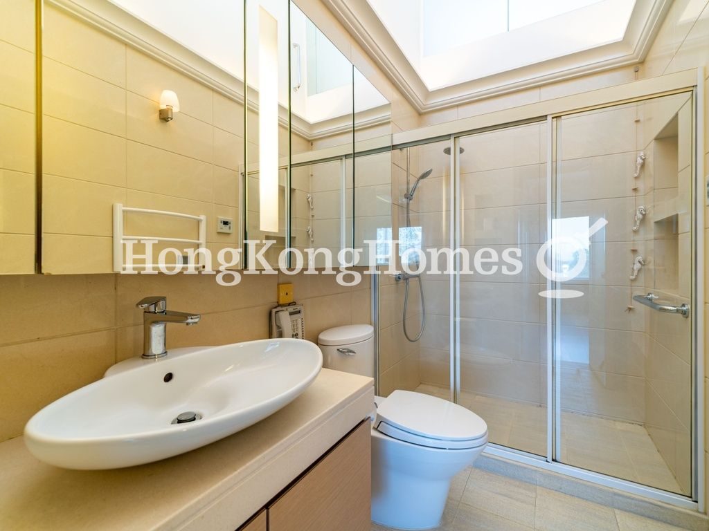 Master Bathroom — Provident Villas, Pokfulam