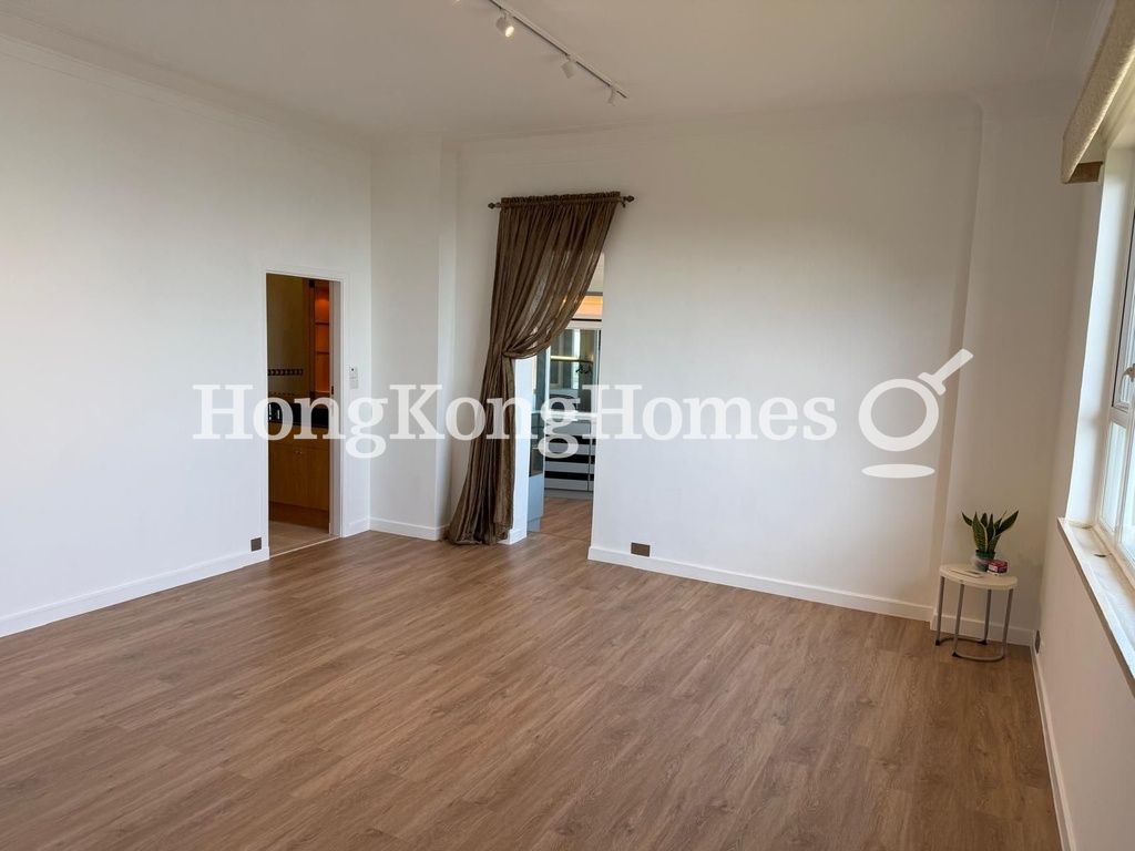 Master Bedroom — La Hacienda - Apartment A, The Peak