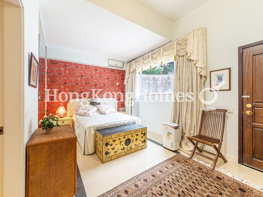 Second Ensuite Bedroom — Stewart Terrace, The Peak