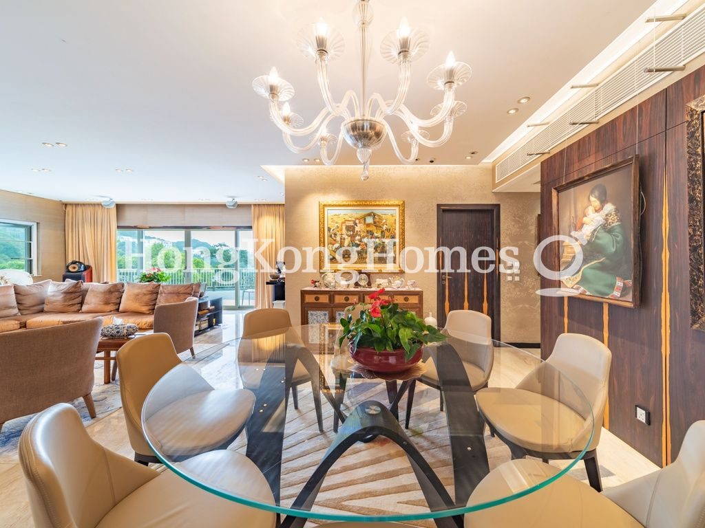 Dining Room — Guildford Court, The Peak