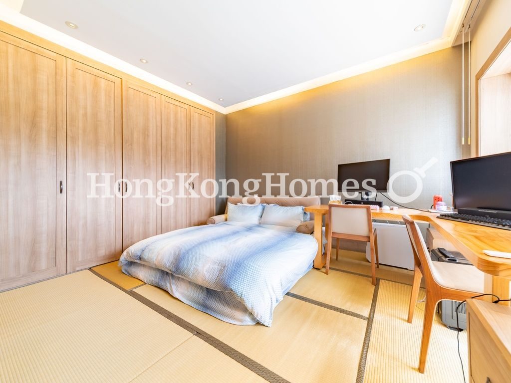 Second Ensuite Bedroom — Guildford Court, The Peak