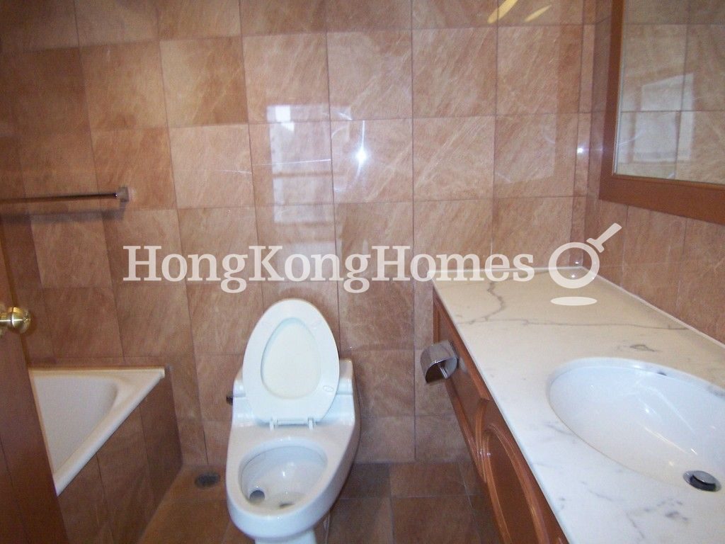 Second Ensuite Bathroom — May Tower 2，中半山
