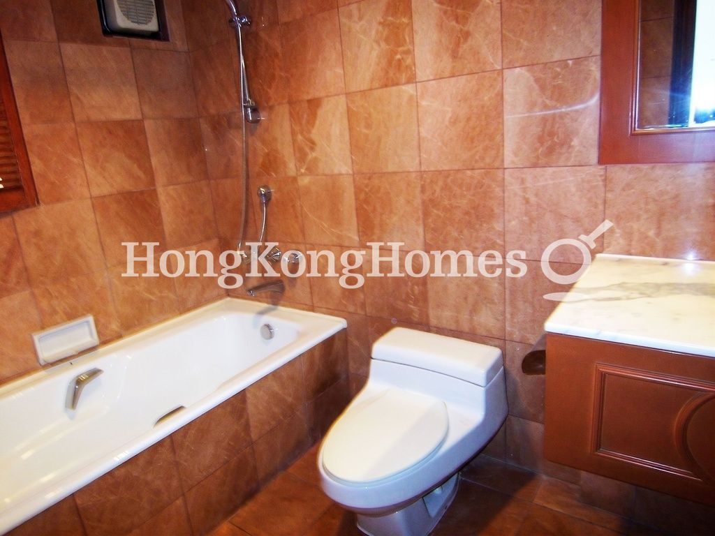 Fourth Ensuite Bathroom — May Tower 2, Mid-levels Central