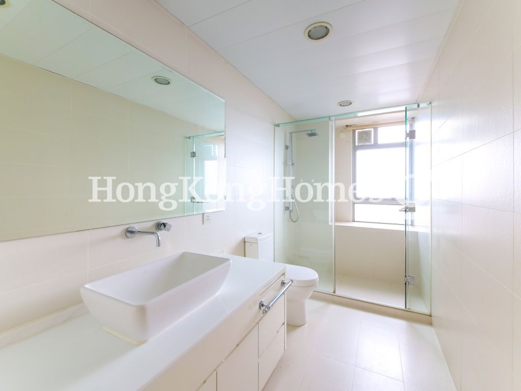 Guest Bathroom — 地利根德閣 3座，中半山