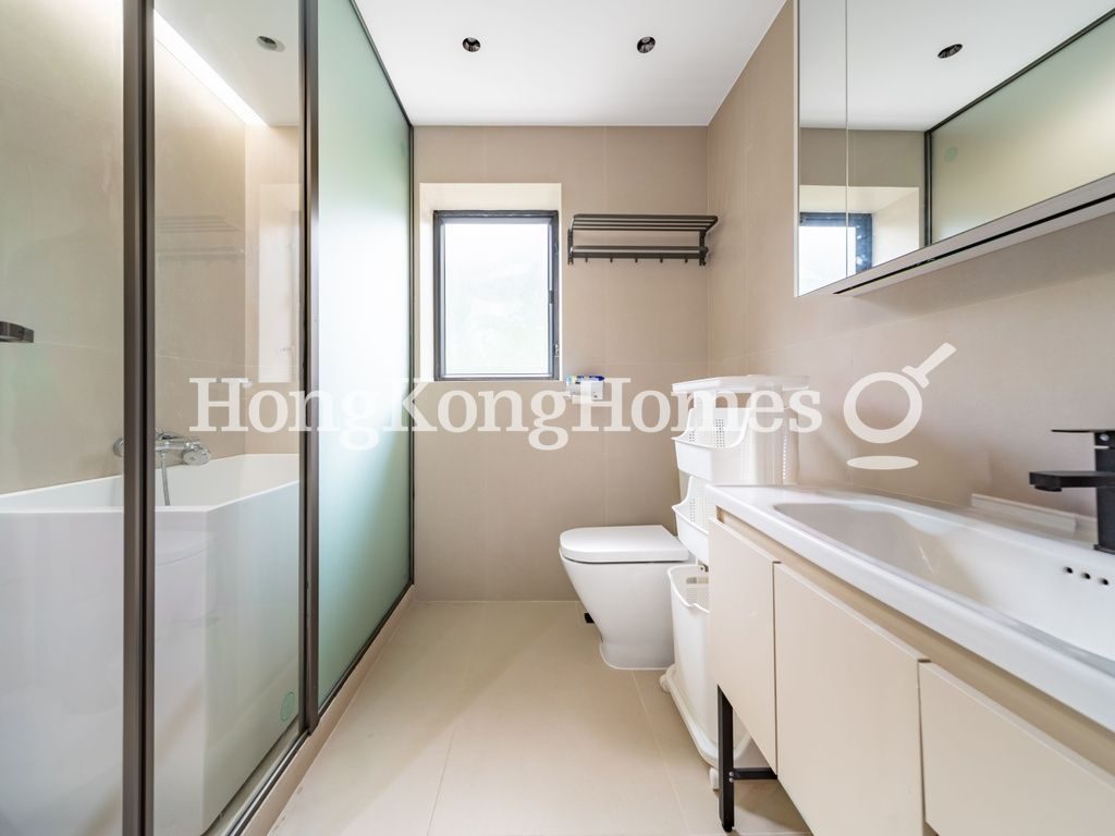 Master Bathroom — 梅道1號，中半山