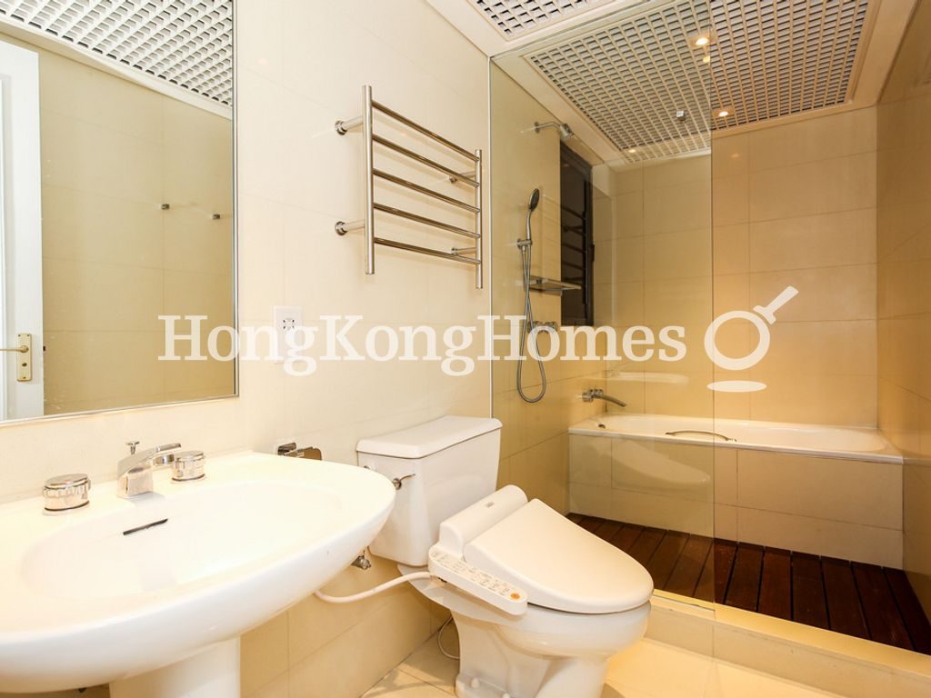 Guest Bathroom — 陽明山莊 17座 眺景台，淺水灣
