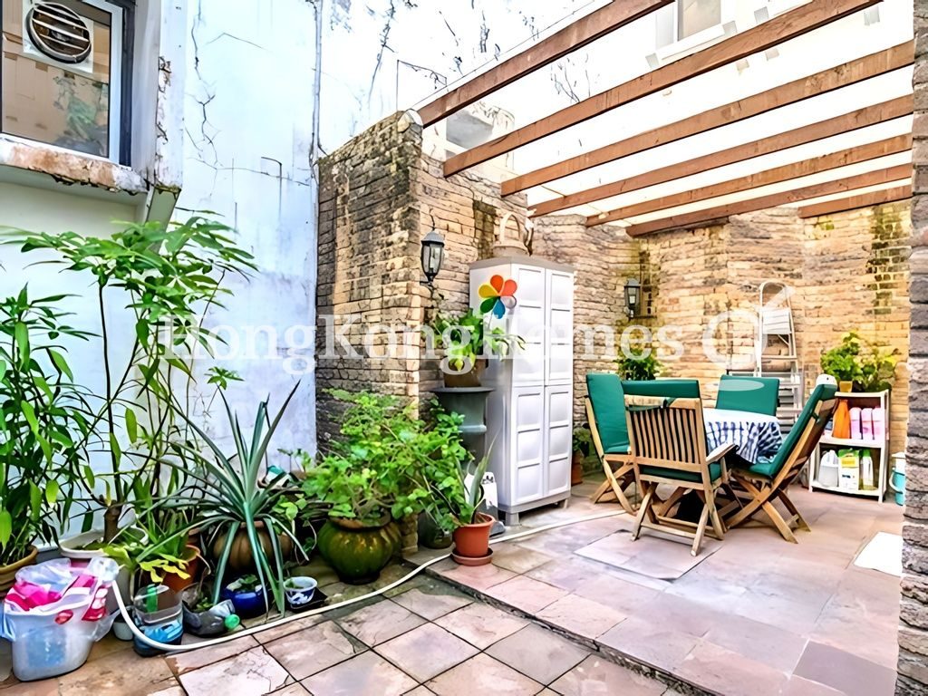 Backyard off Kitchen — 珊瑚小築，舂坎角