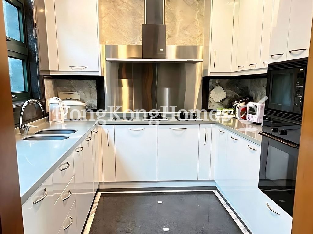 Kitchen — Le Palais, Tai Tam