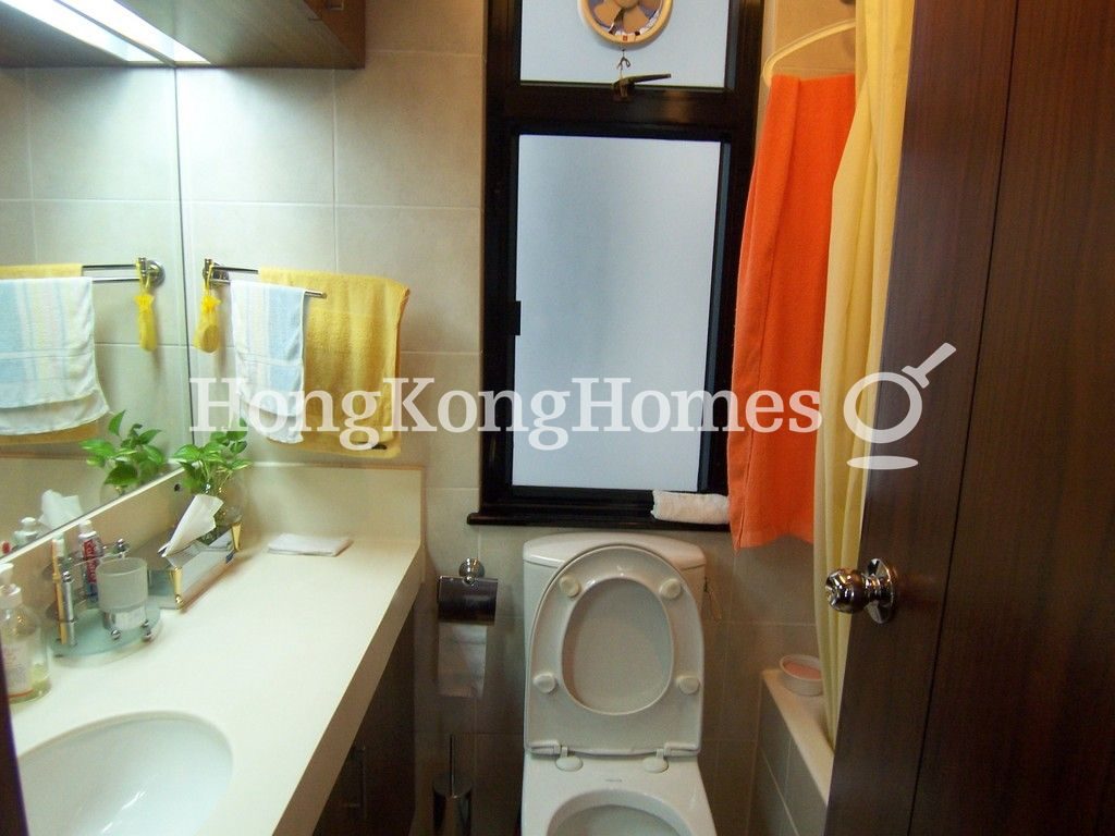 Guest Bathroom — Royal Terrace, Quarry Bay