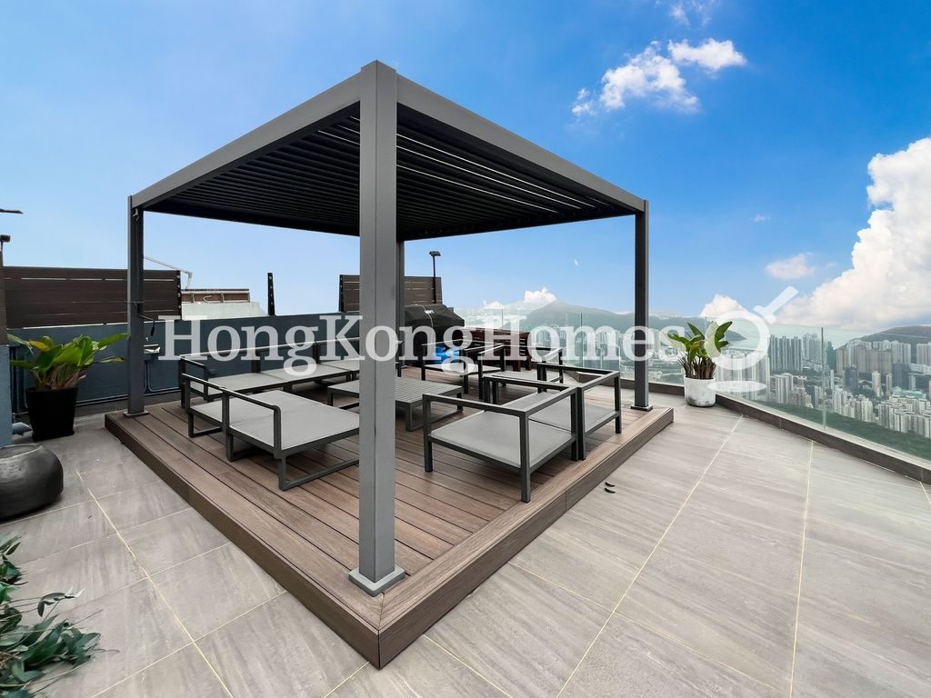 Private Roof Terrace — 加列山道29-33號，山頂