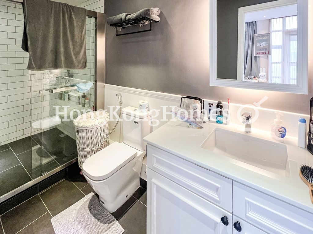 Second Ensuite Bathroom — 加列山道29-33號，山頂