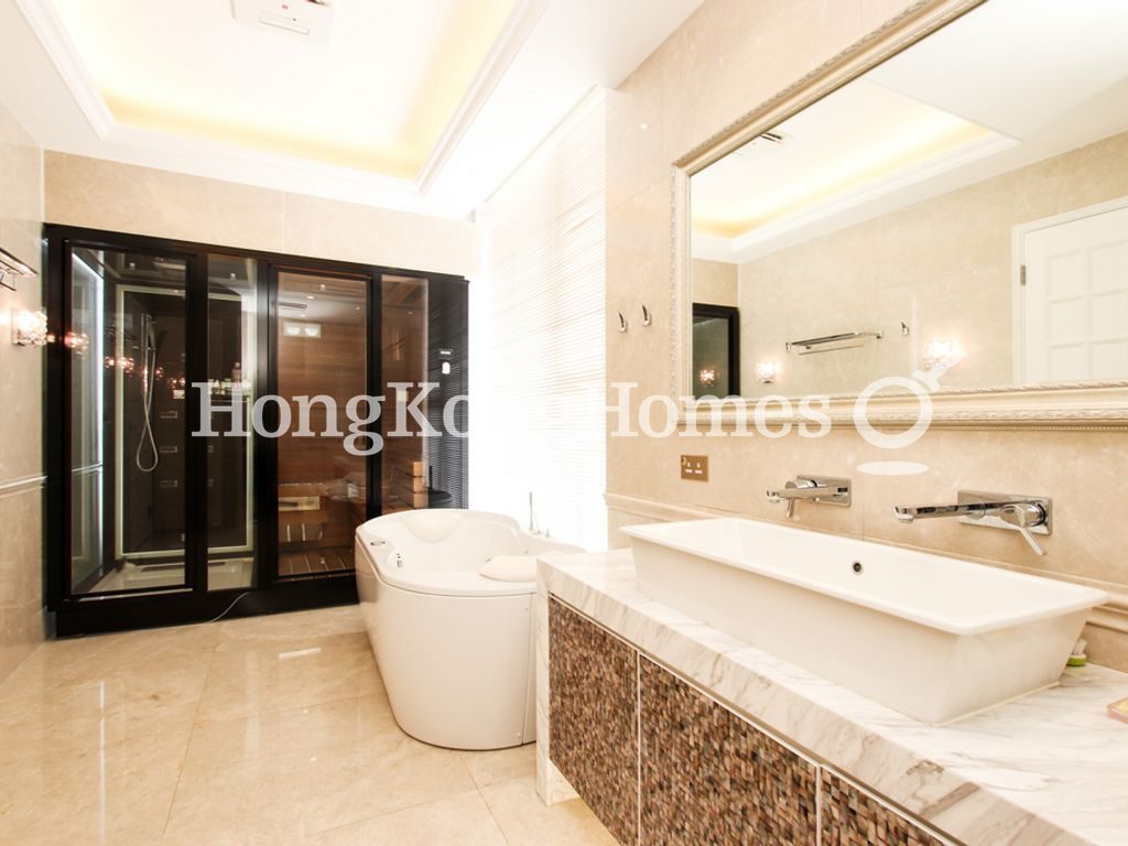 Master Bathroom — The Summa - Tower 1, Mid-levels West