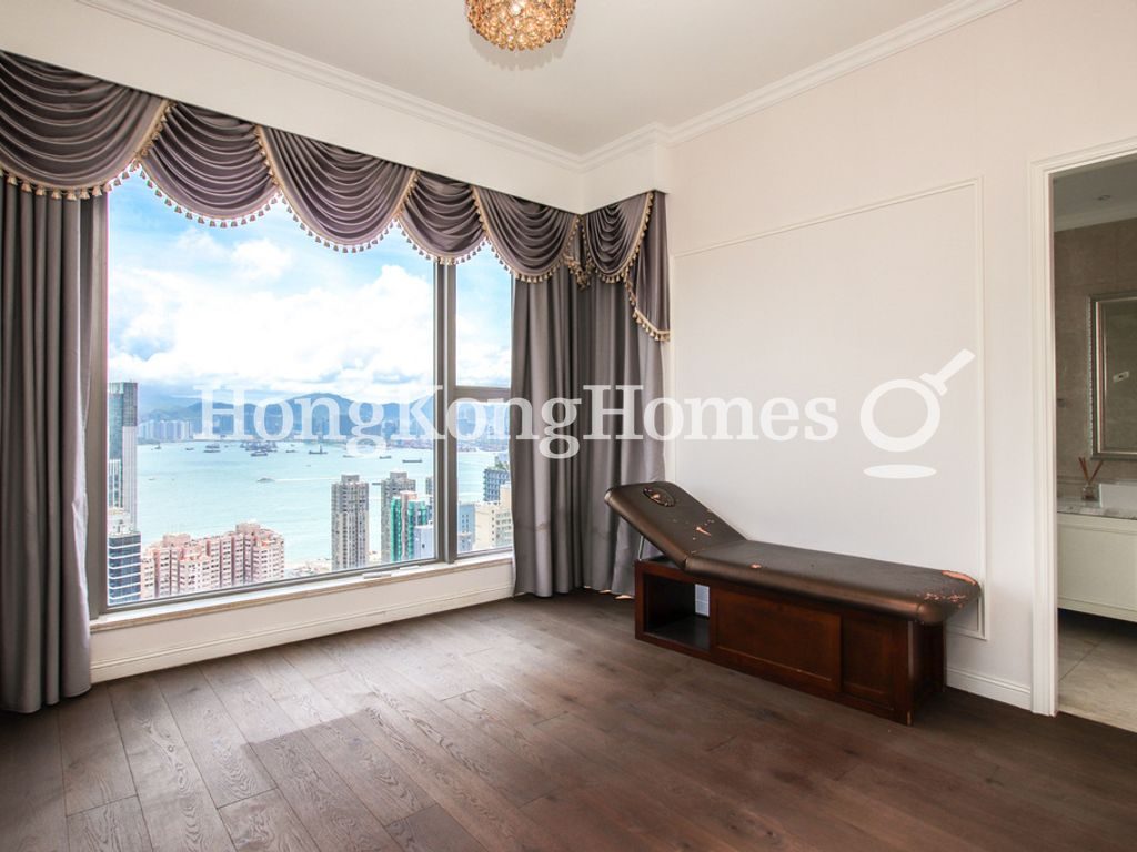 Second Ensuite Bedroom — The Summa - Tower 1, Mid-levels West