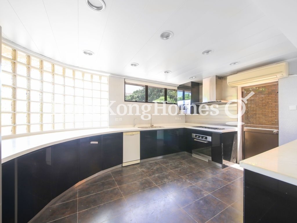 Kitchen — Orient Crest, The Peak