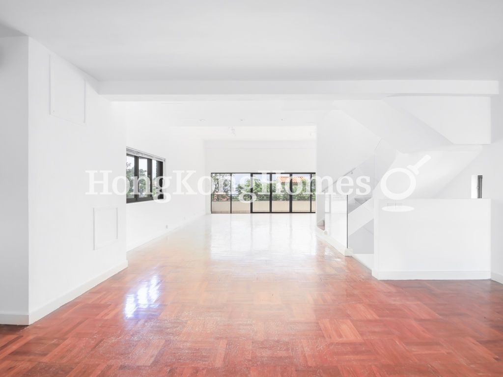 Living and Dining Room — Orient Crest, The Peak